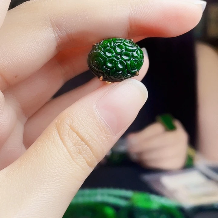 翡翠银S925镶嵌颈饰多样性