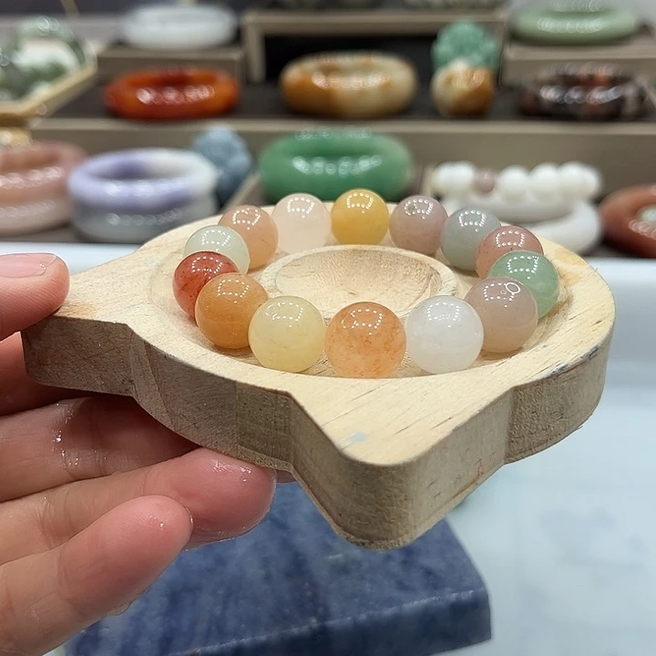 石英质玉（佘太翠）未镶嵌手镯