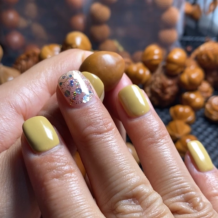 橄榄核吊坠售****秦九阴一阳