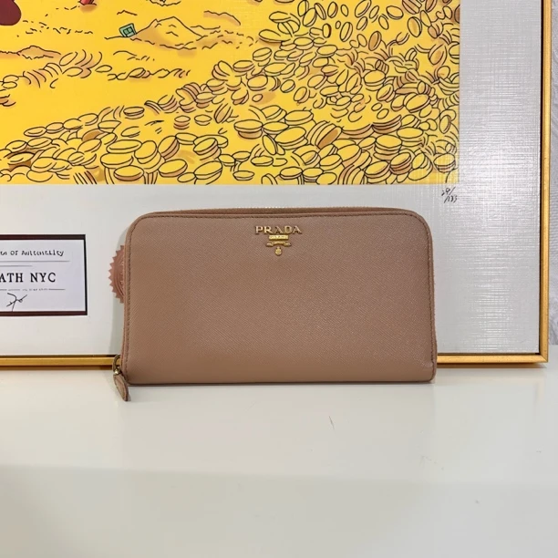 95新 Prada/普拉达 普拉达长款拉链钱包 cj4545