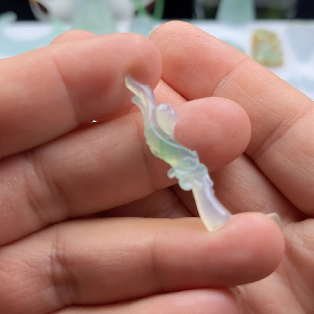 定制翡翠未镶嵌枯木逢春