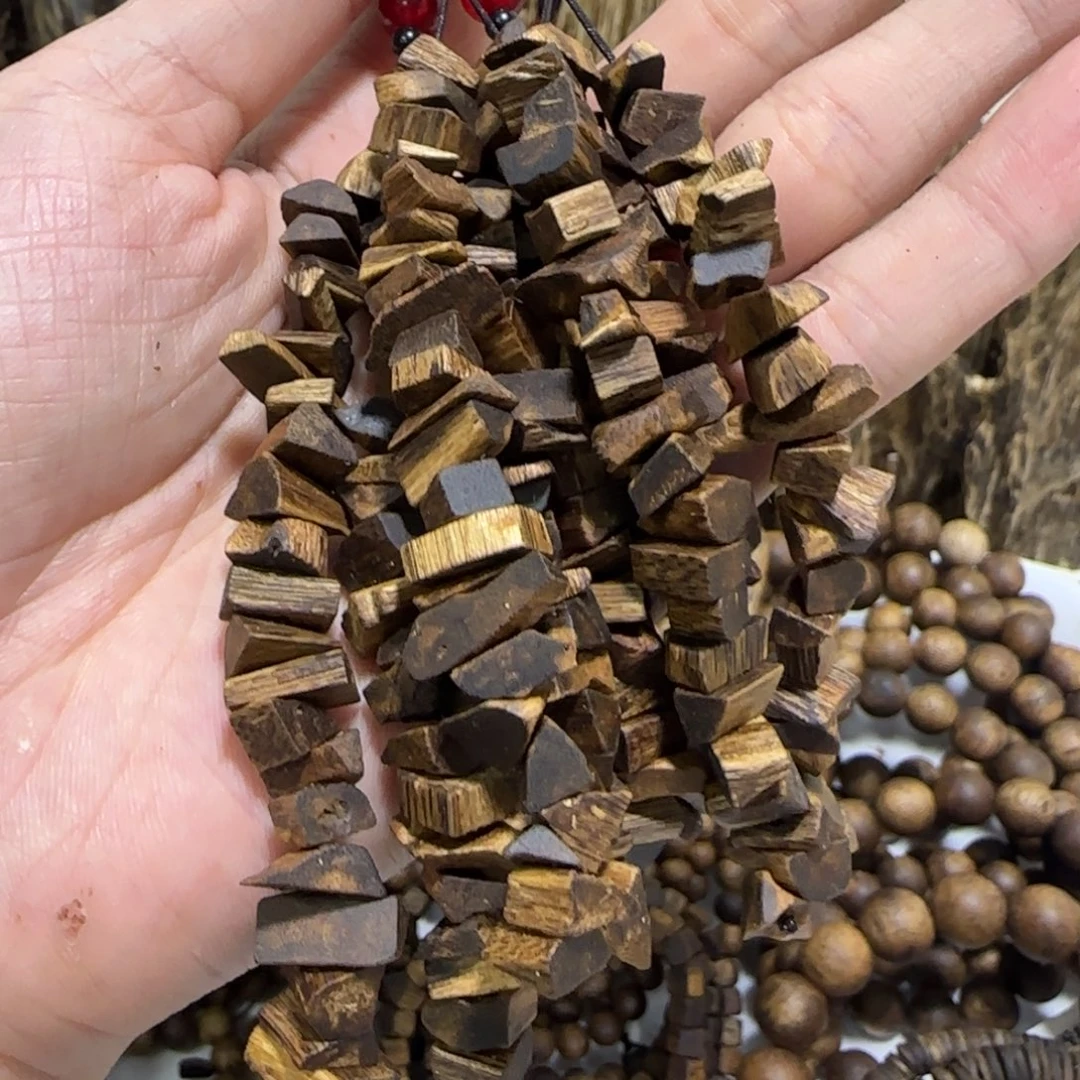 沉香碎屑沉香奇楠沉香车挂