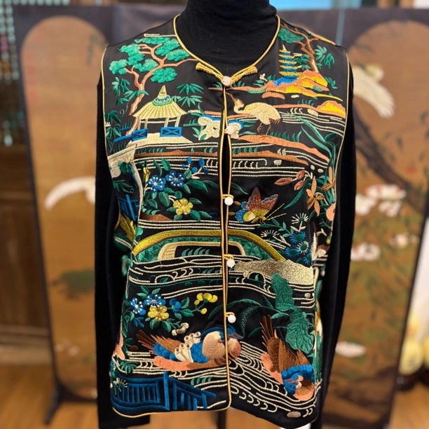 49006 新中式对襟刺绣马甲，面料醋酸，120斤内可穿，建议干洗