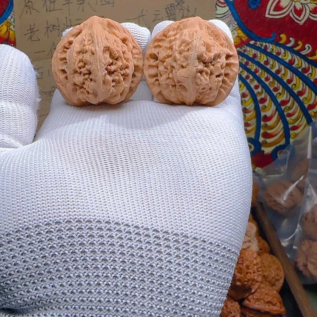 文玩核桃吊坠望月