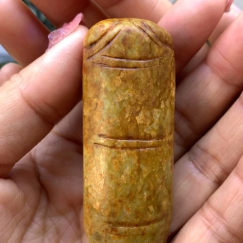 【闪购商品】未镶嵌岫岩河磨玉（透闪石质玉）把件