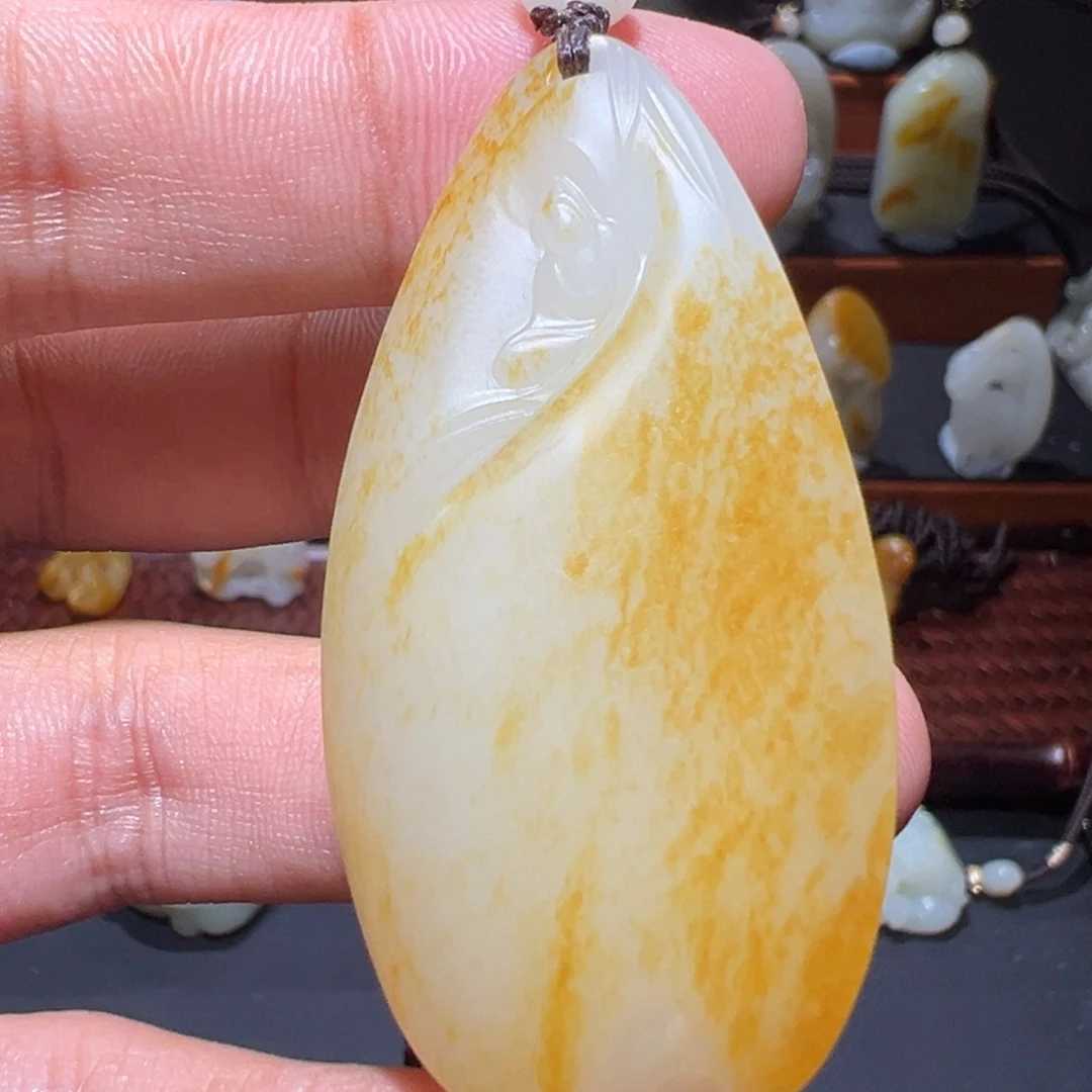 颈饰未镶嵌和田玉（子料）浪*