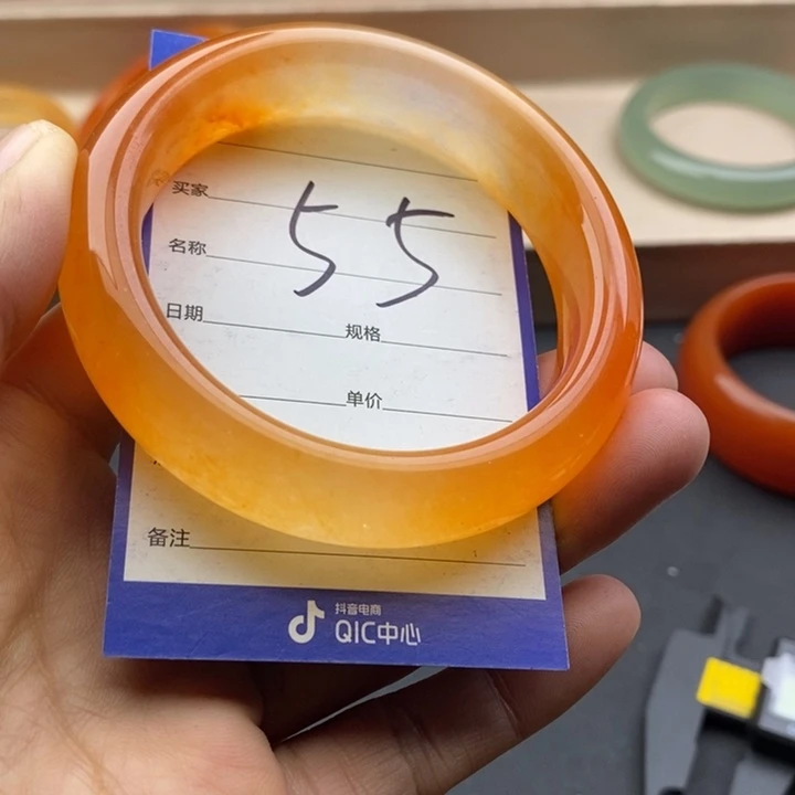 石英质玉未镶嵌手镯