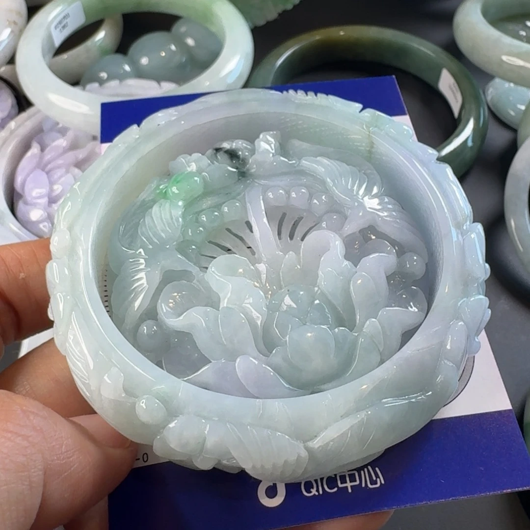 林***斜翡翠手镯未镶嵌手镯