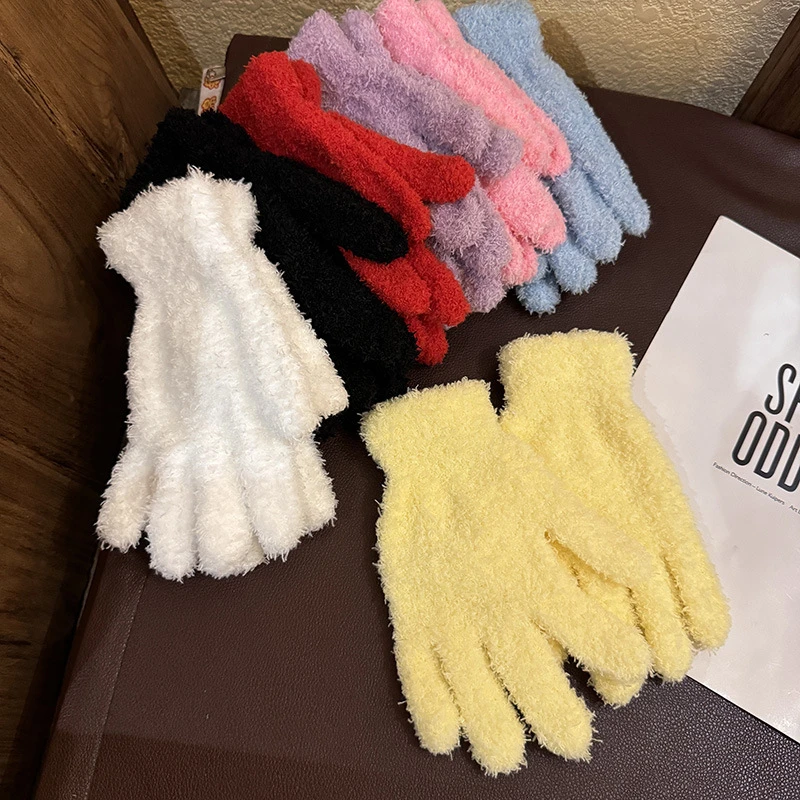 韩国纯色可爱珊瑚绒手套女秋冬季加厚骑车保暖毛绒糖果色防寒百搭