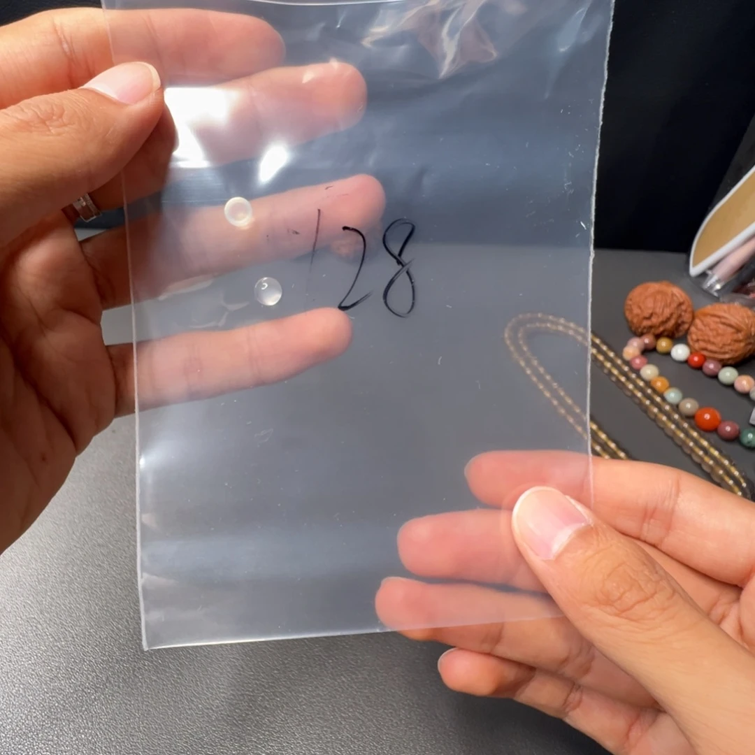 南红玛瑙荔枝冻耳钉一对未镶嵌