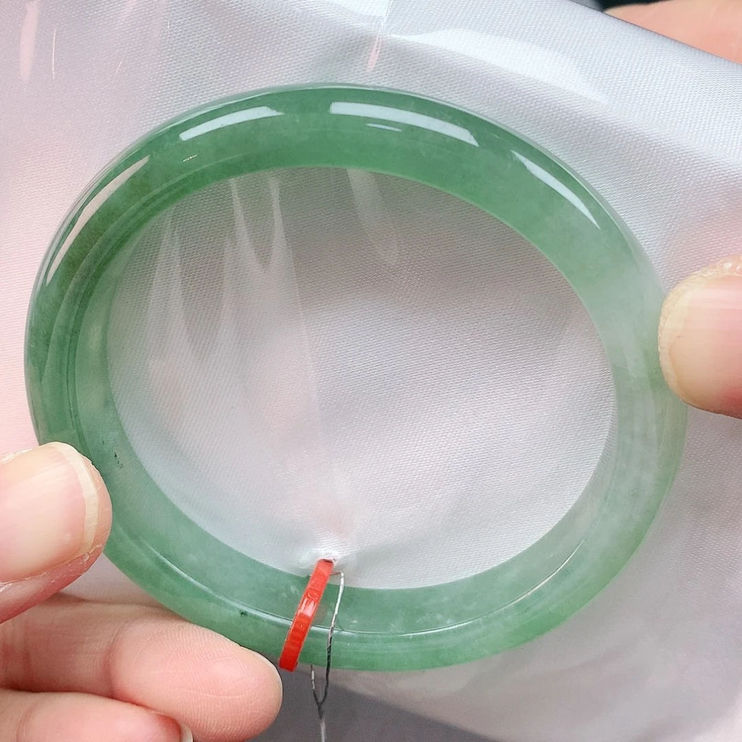 翡翠手镯未镶嵌55贵