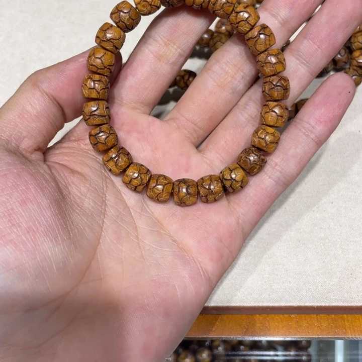 贡木无事牌8×9宫木手串雕刻