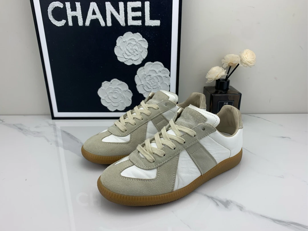 95新 Maison Margiela/梅森马吉拉 马吉拉德训鞋灰白36码/nn00298