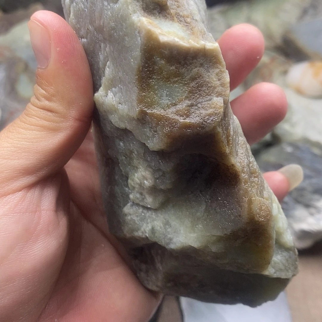 和田玉（糖玉）未镶嵌珠宝奇石