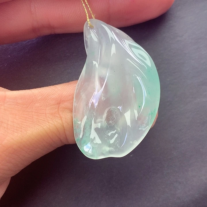 石英质玉未镶嵌颈饰