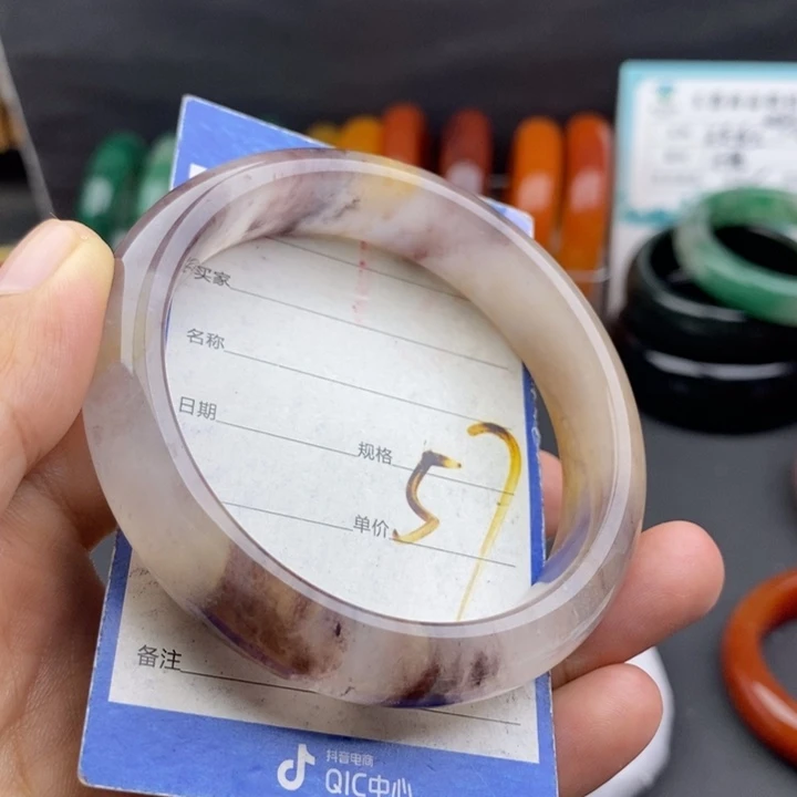 未镶嵌手镯石英质玉