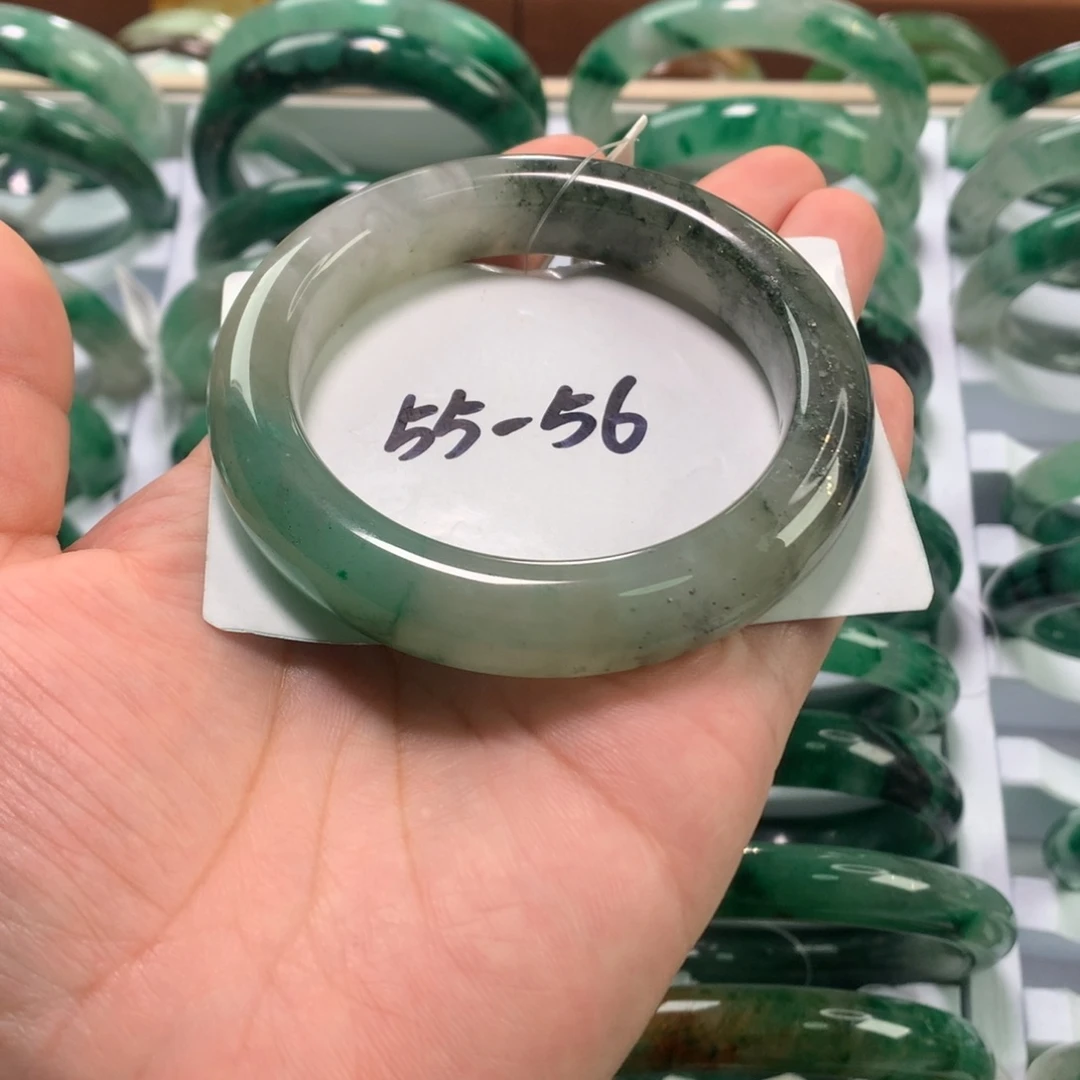 未镶嵌手镯石英质玉