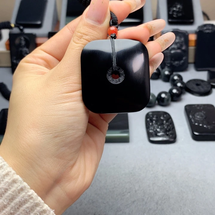 和田玉（墨玉）挂件未镶嵌