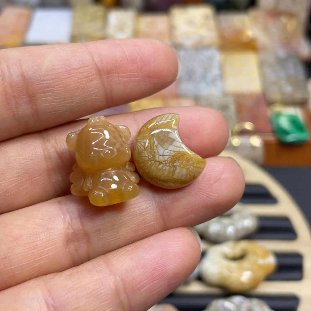 断***念硅化玉未镶嵌颈饰k1