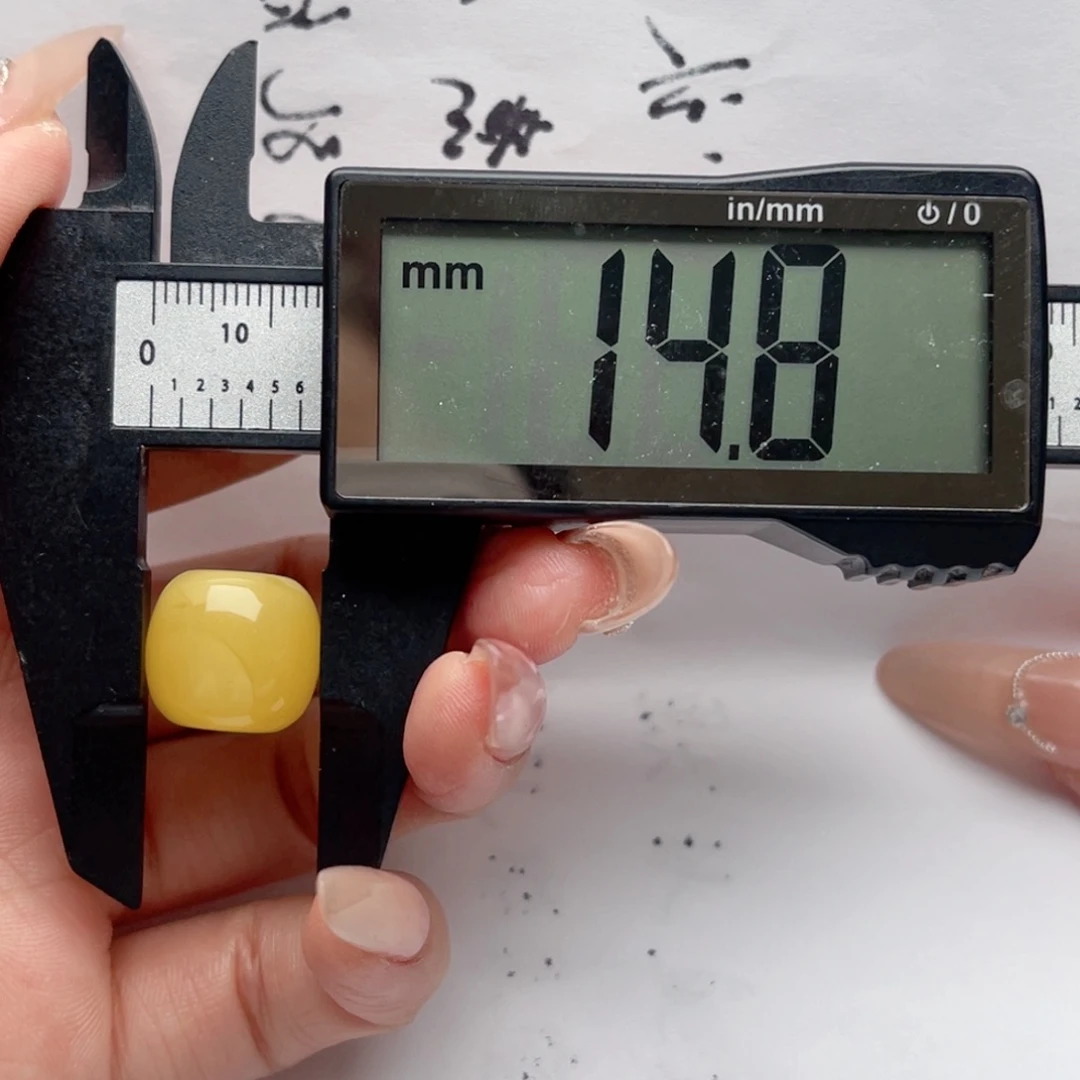 蜜蜡裸石未镶嵌蜜蜡老型 思思