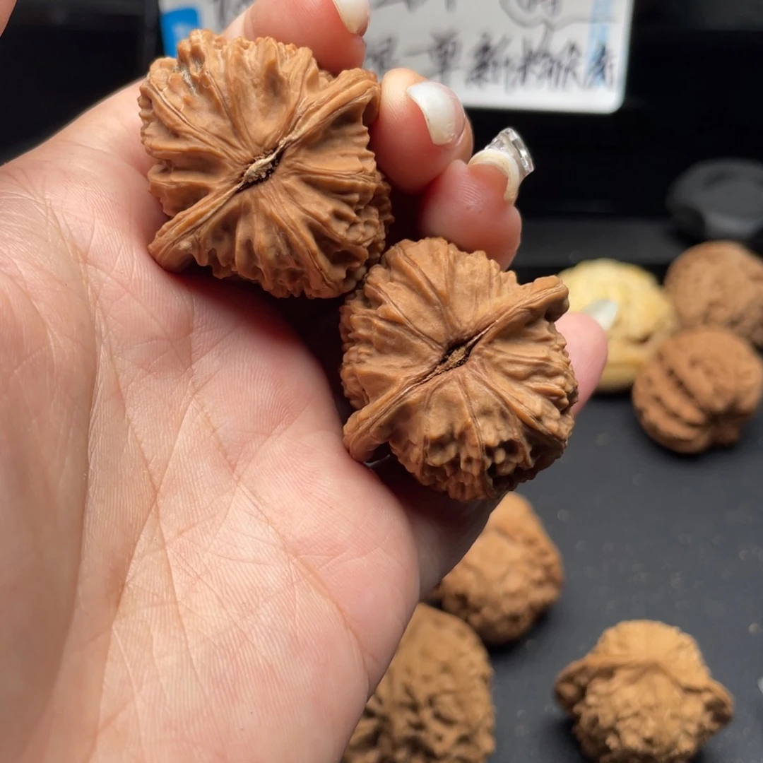 唔***忧文玩核桃手串白狮子