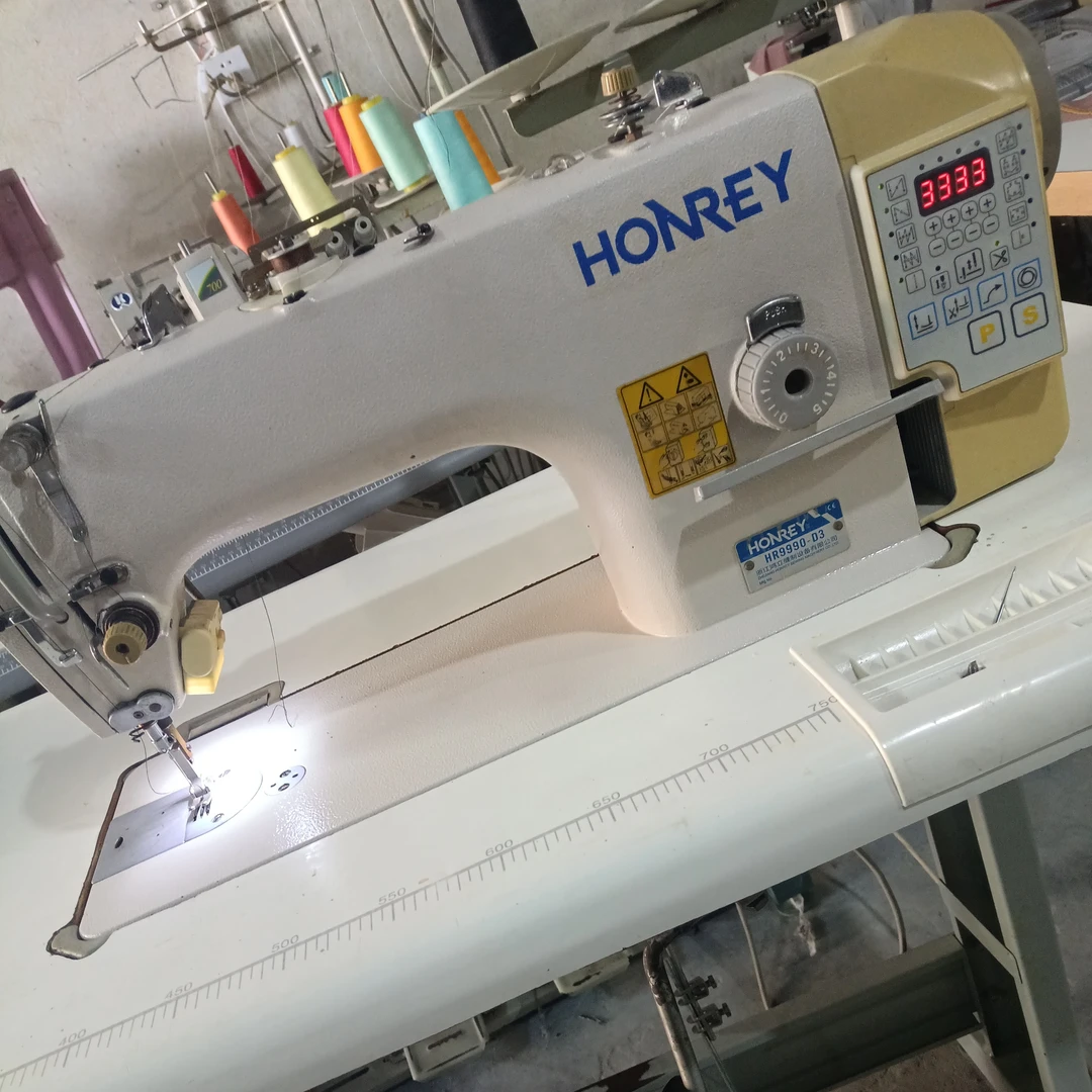 鸿立电脑一体缝纫机，自动剪线倒针，家用缝纫机