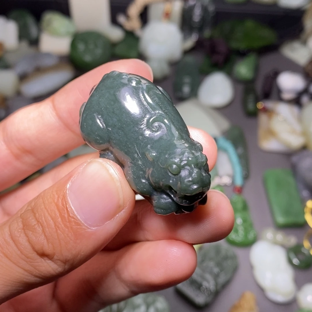 颈饰未镶嵌和田玉