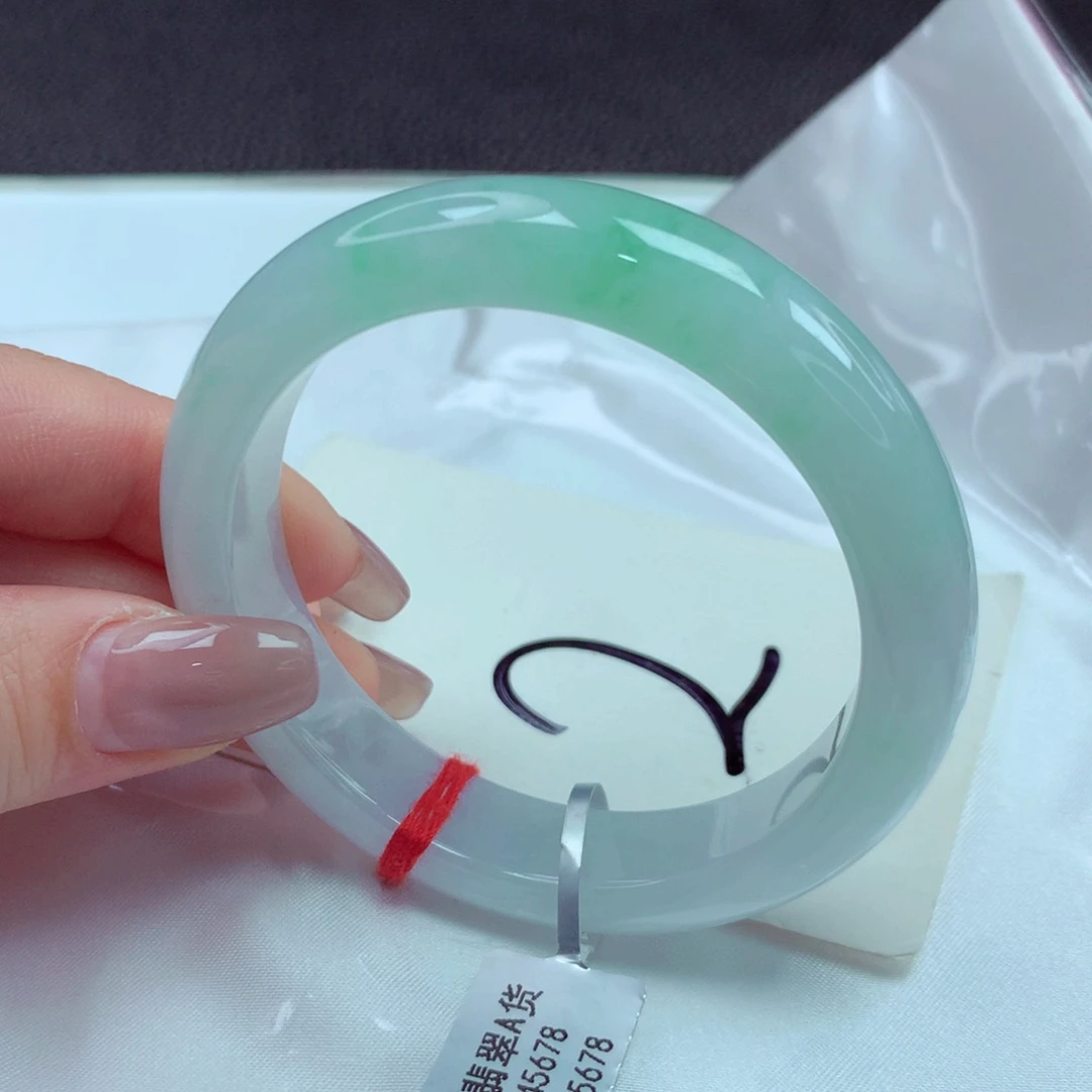 翡翠手镯未镶嵌手镯54