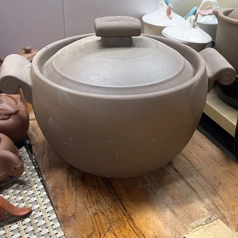 微瑕，明火，口径22，高14，4L，带单盖