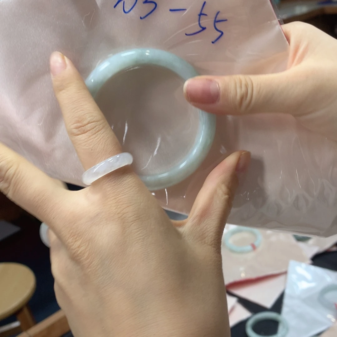 翡翠未镶嵌手镯买断