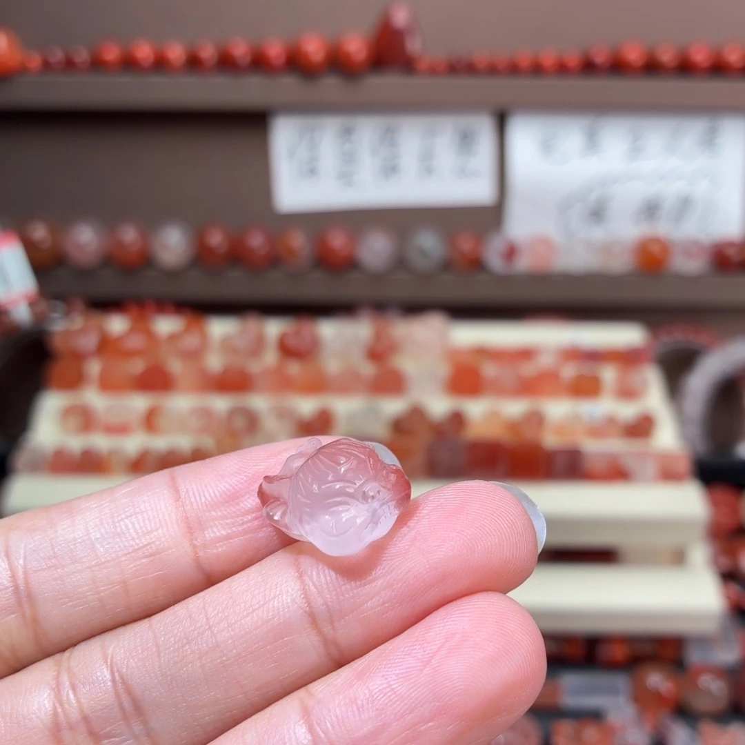 南红玛瑙未镶嵌川料飞天貔貅