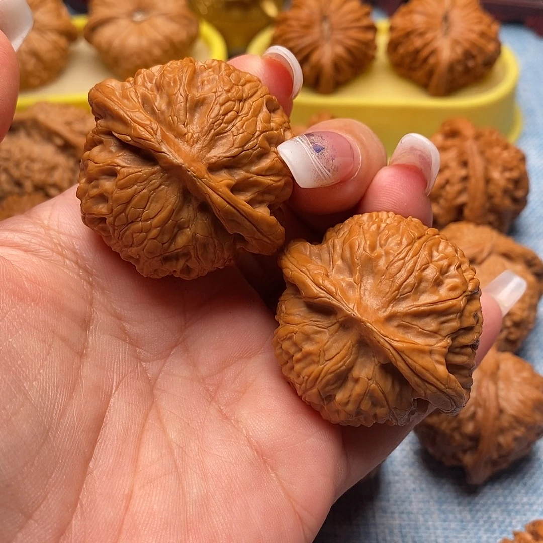 文玩核桃把件毕业肉球宫灯44.8尺全品