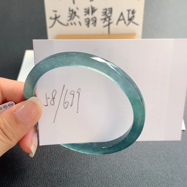 翡翠手镯未镶嵌天然翡翠