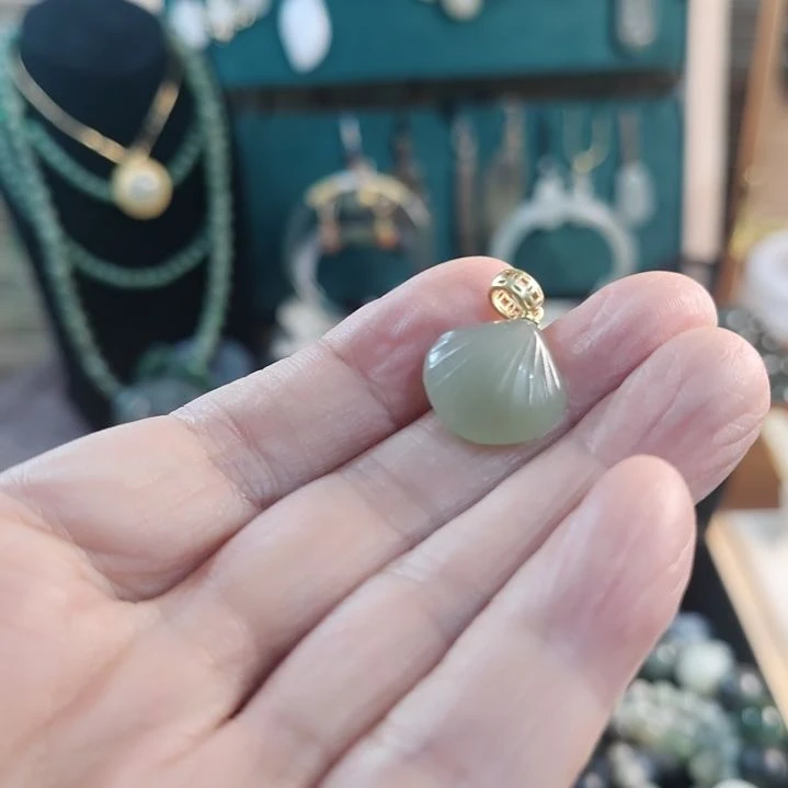 和田玉（糖玉）未镶嵌挂件