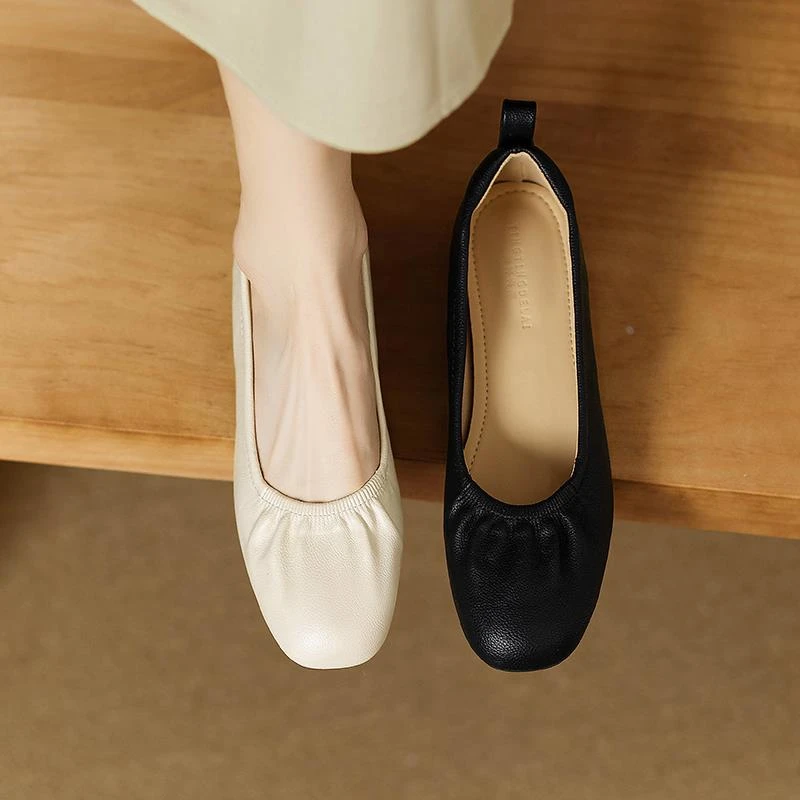 法式温柔褶皱羊皮奶奶鞋女粗跟2025春秋新款软底软面复古文艺单鞋