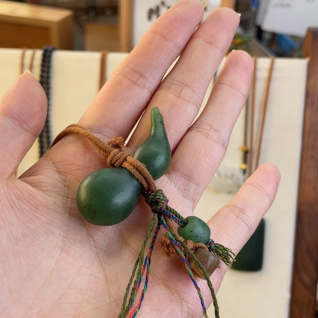 【闪购商品】和田玉未镶嵌颈饰小*力
