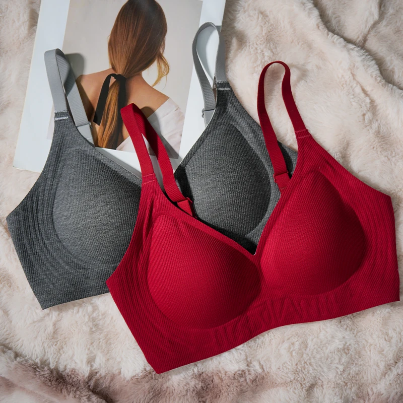 新年无痕聚拢奶嘴胶文胸罩新款无钢圈软支撑女士收副乳放外扩内衣