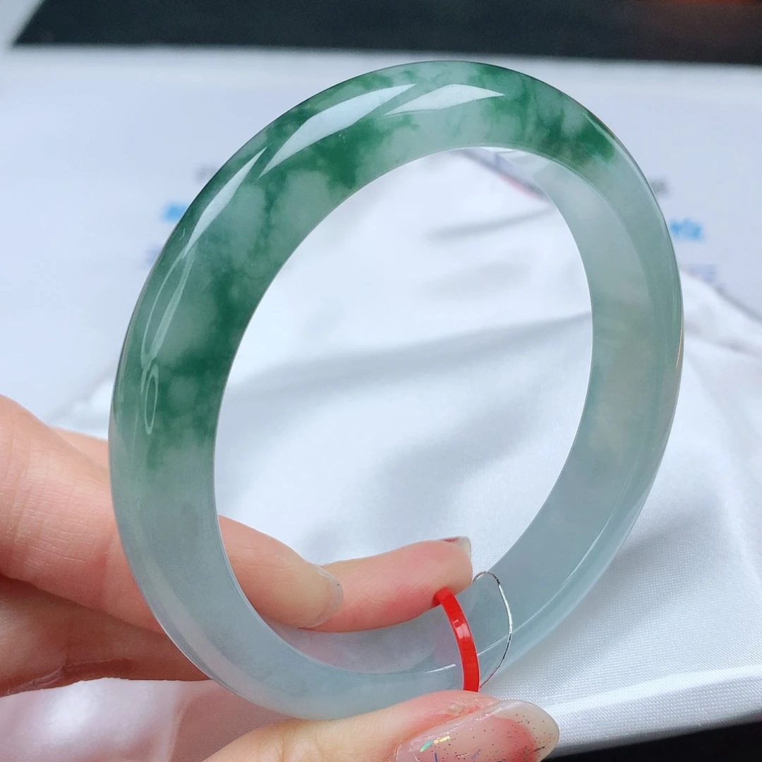 翡翠手镯未镶嵌59圈