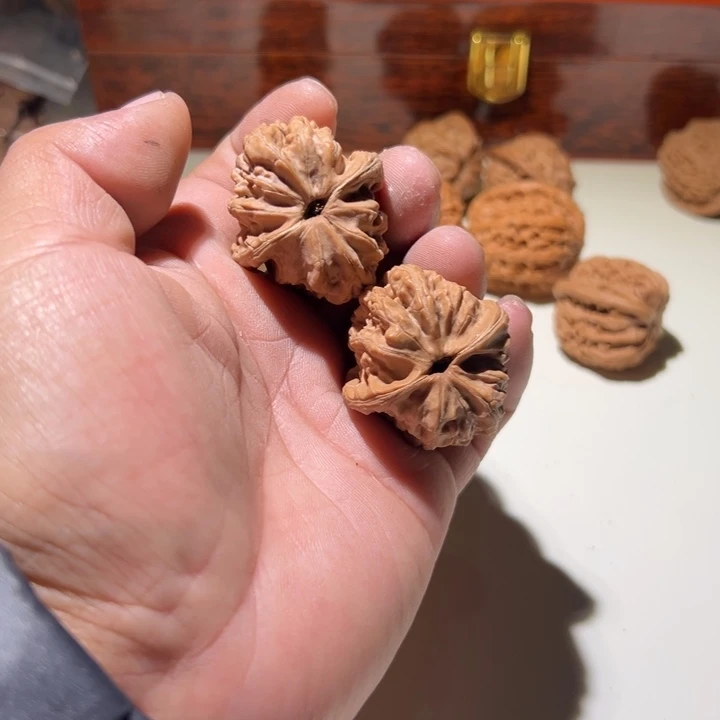 文玩核桃把件四*赤龙