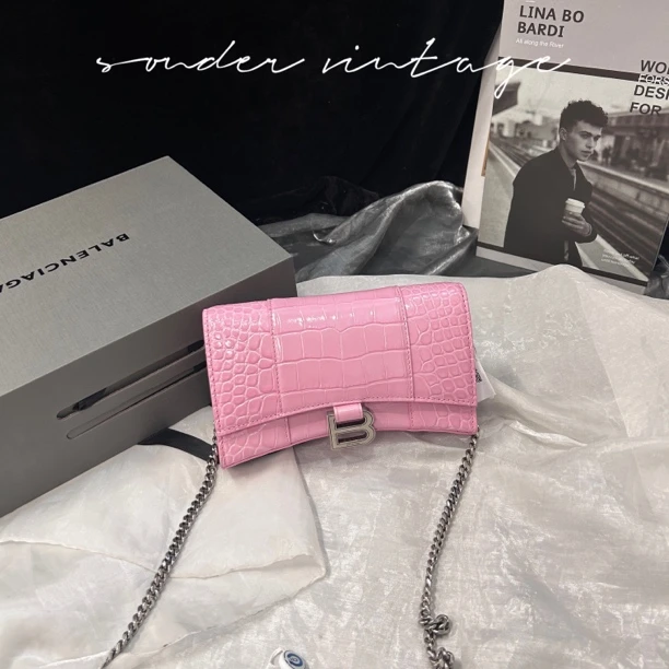 95新 Balenciaga/巴黎世家 巴黎世家粉色斜挎包