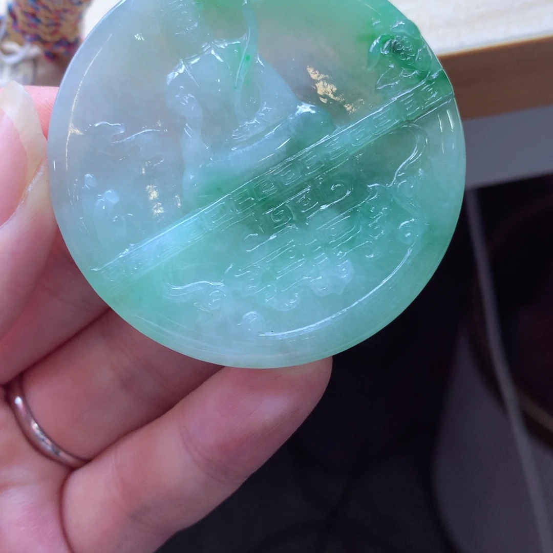 翡翠颈饰未镶嵌吊坠