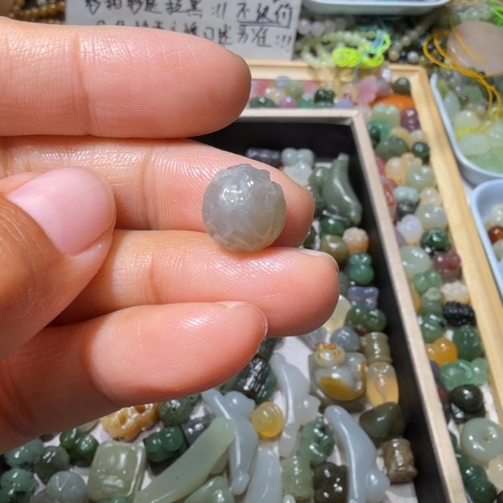 和田玉未镶嵌珠宝半成品