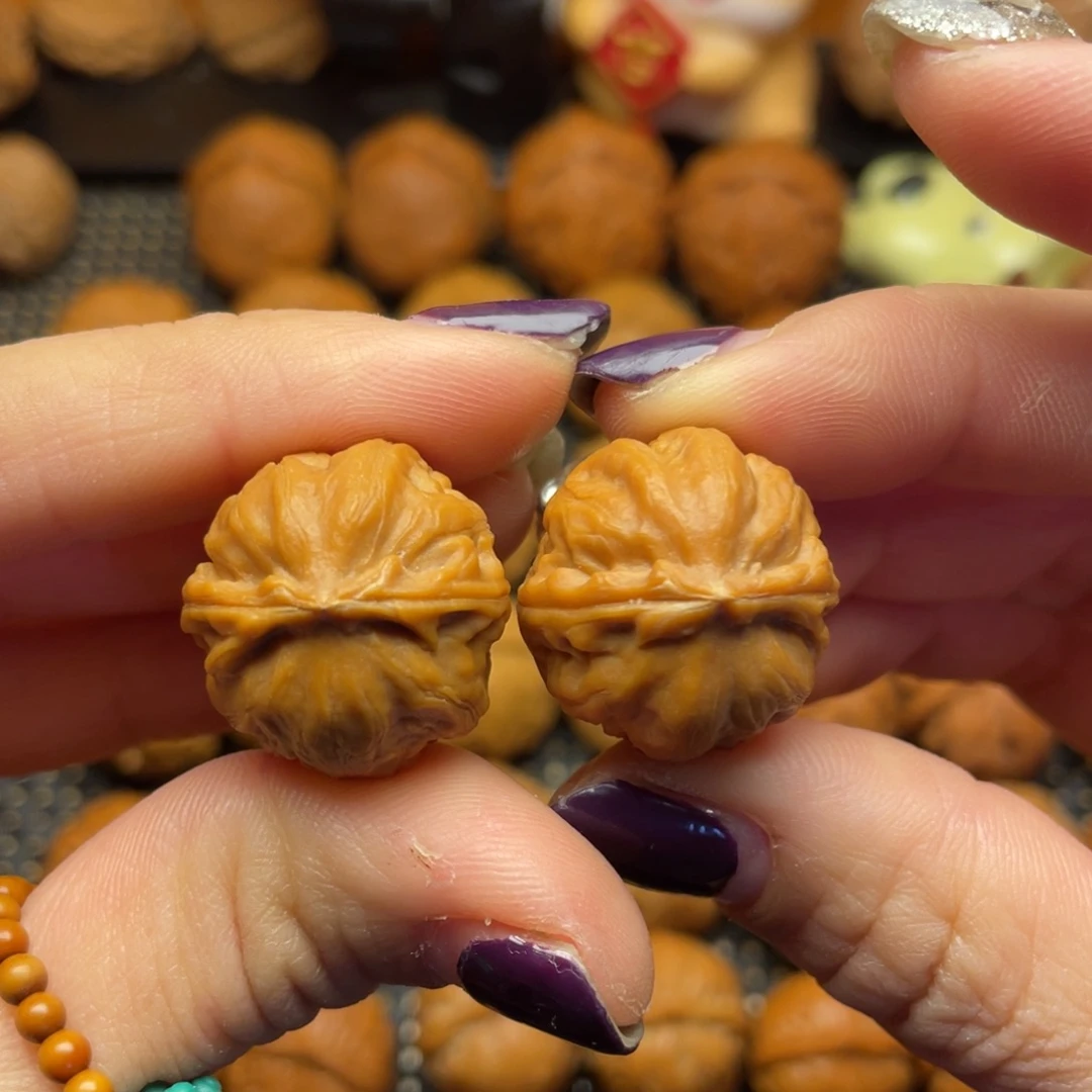 文玩核桃吊坠23尺全品小八棱00013