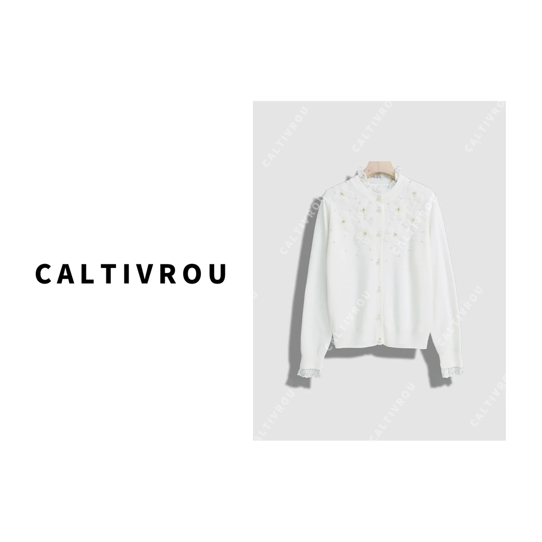 软绵绵~重工蕾丝拼接珍珠扣针织衫-Y13664-X