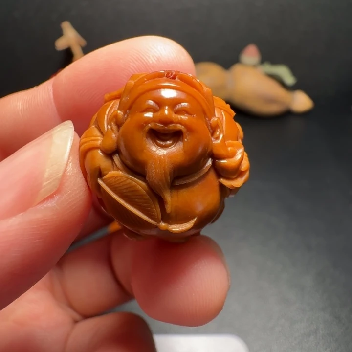 橄榄核吊坠荷叶财神