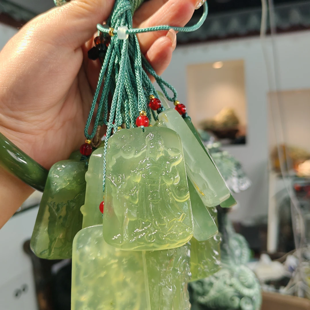 天然岫玉精美180财神（绳子款式）