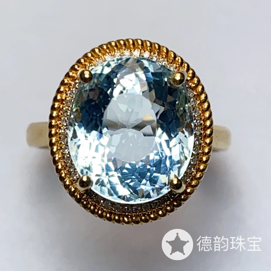 18K金镶嵌海蓝宝石戒指