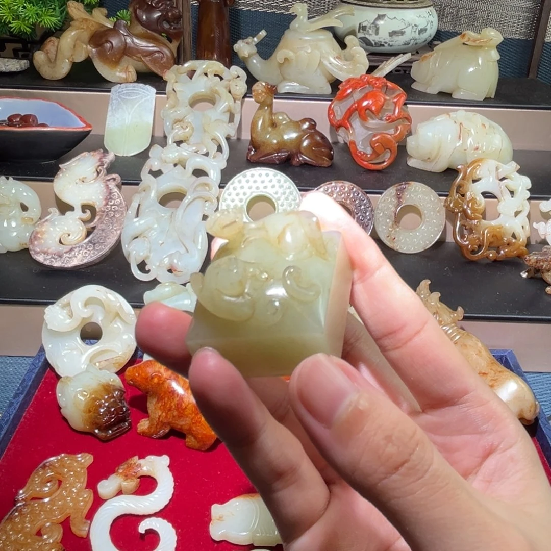 w***生颈饰未镶嵌和田玉印章