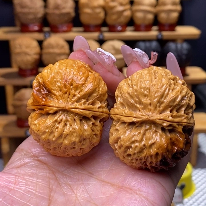 把件文玩核桃臻龙绣球38号45尺67克