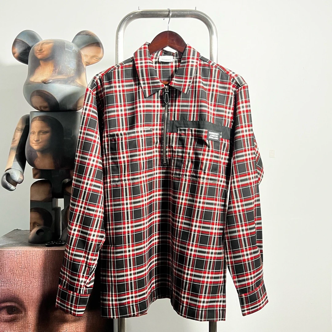 99新 BURBERRY/博柏利 格纹半拉链外套 V0718尺码：S胸围61衣长76